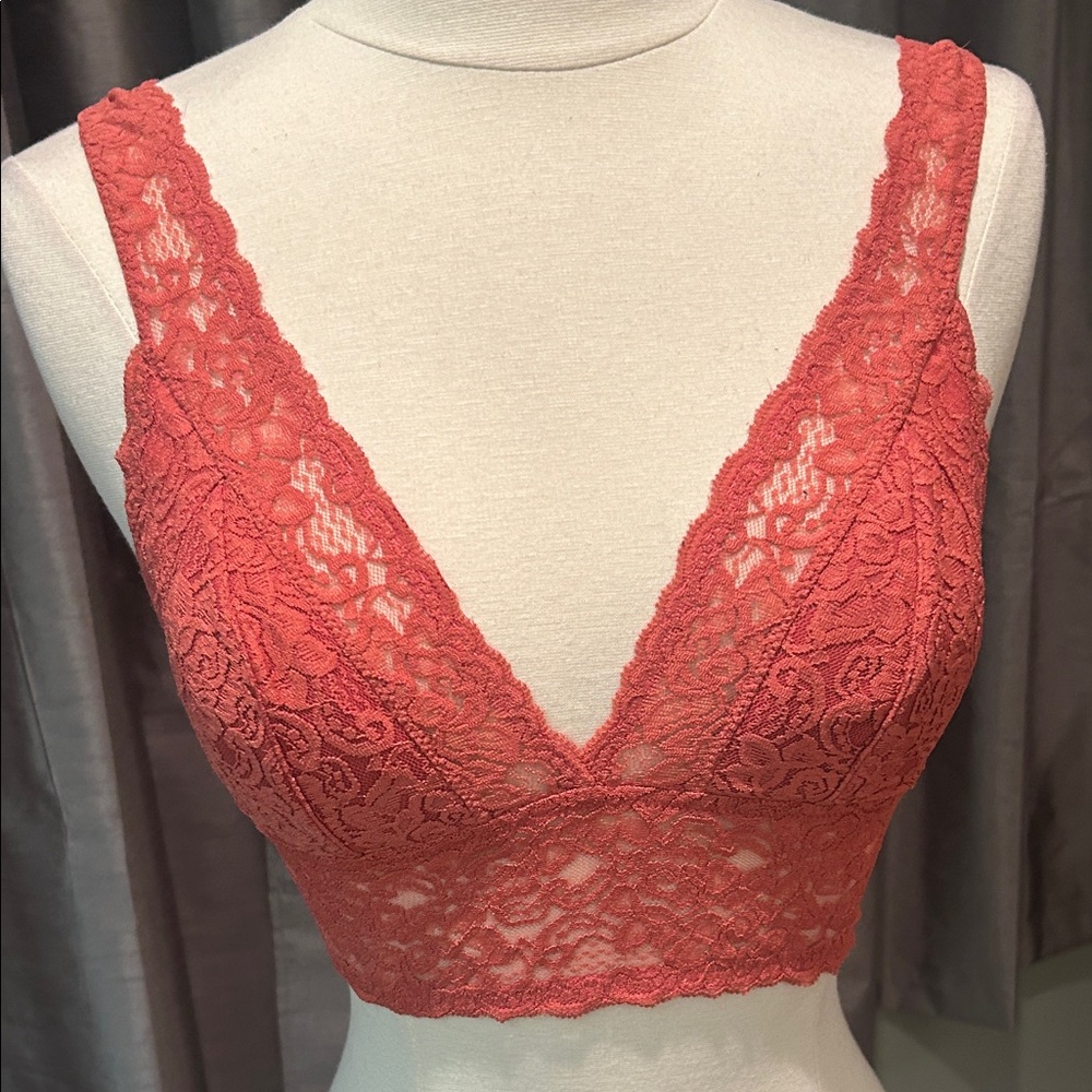 Coral Lace Bralette size small with removable pads